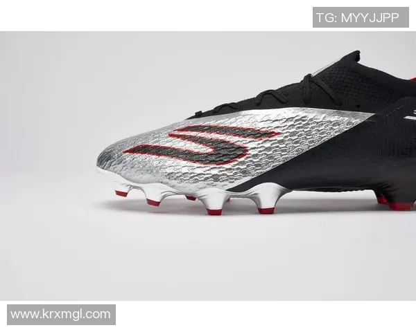 足球巨星频频穿烂球鞋揭秘原因 与球场表现和个人习惯息息相关